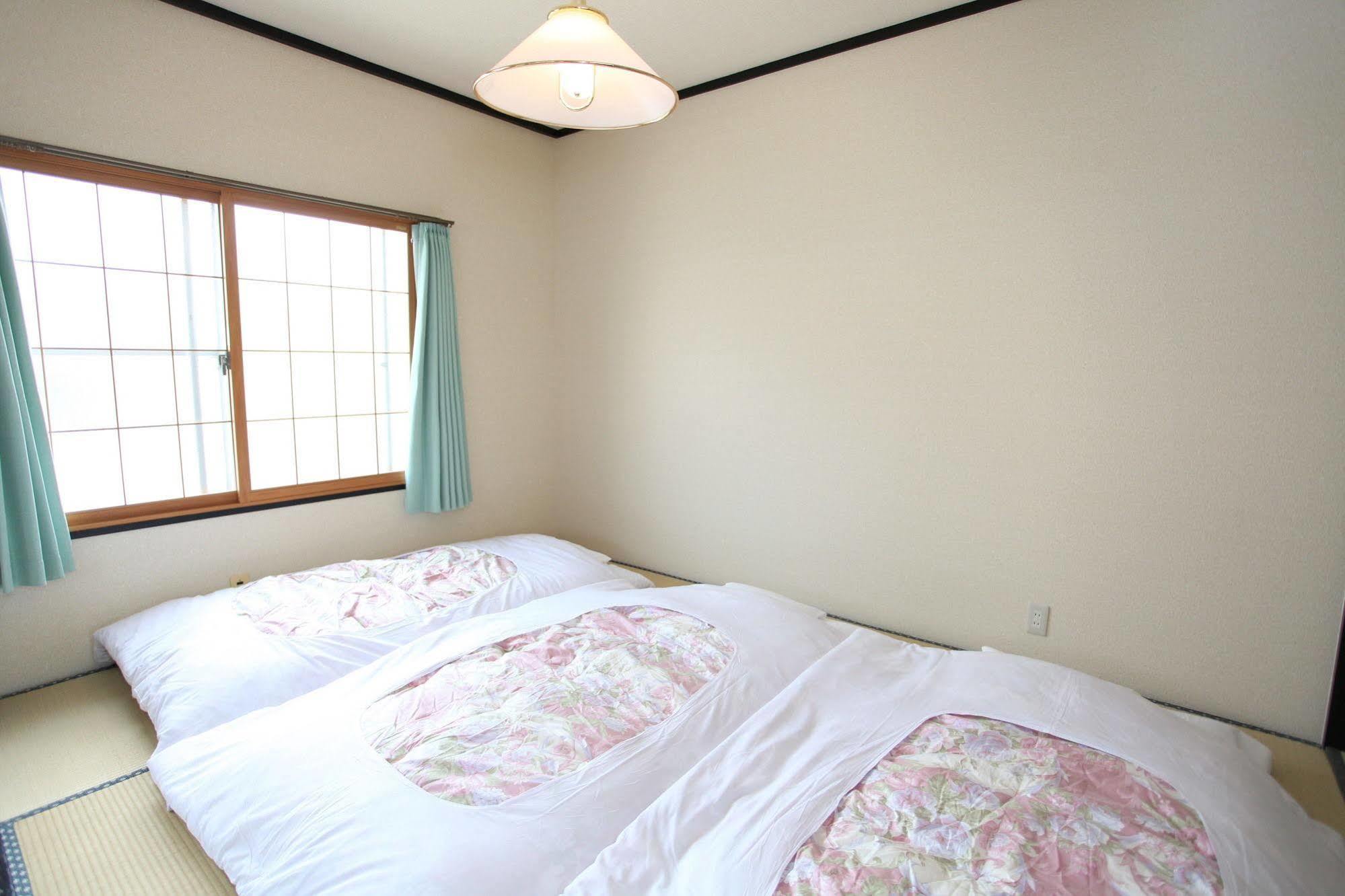 Fujiyama Base Bed & Breakfast Fujiyoshida Exterior photo
